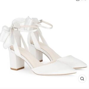 Bella Belle Molly Heels Size 9 NIB